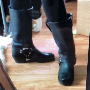 Frye Harness boots size 8 1/2